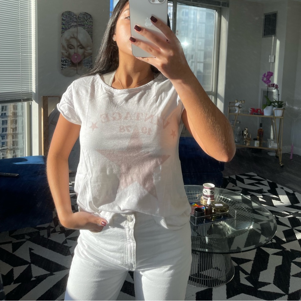 White basic tshirt